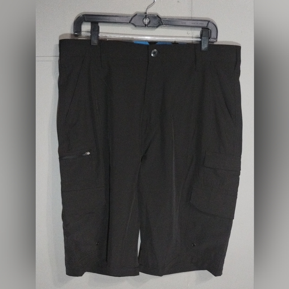 Iron Co. Men's Black Cargo Shorts Size(34)